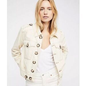 Free People Slouchy Denim Jacket in Ivory Size Medium NWT